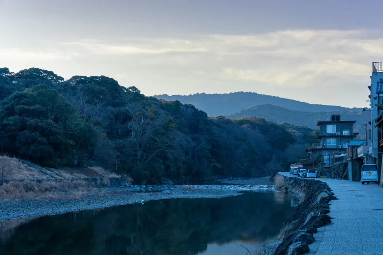 伊勢神宮（内宮）付近の五十鈴川