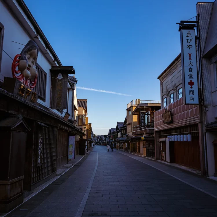 明け方の伊勢街道（おはらい町通り）
