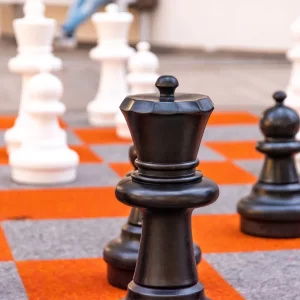 街中の巨大チェス＜L＞