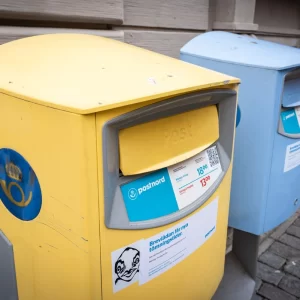 ガムラスタンの郵便ポスト＜L＞