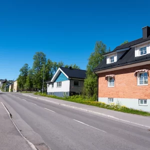 キルナ郊外の家＜L＞