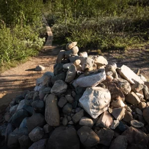 トレッキングコースに現れたケルン＜L＞