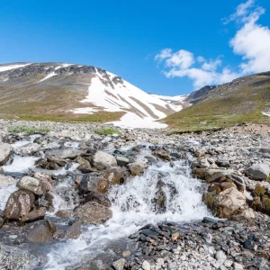 ケブネカイセからの雪解け水＜L＞
