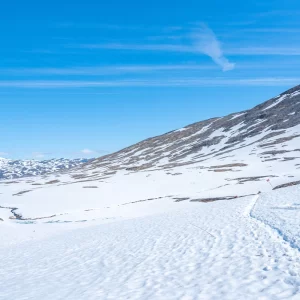 チェクチャからアレスヤーレ方面を望む＜L＞