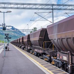 鉄鉱石を運ぶ貨物列車（アビスコ）＜L＞