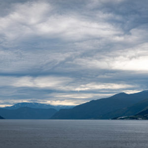 雲とソグネ・フィヨルド＜L＞