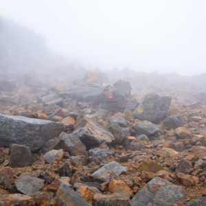 雌阿寒岳9合目付近（雲の中）＜L＞
