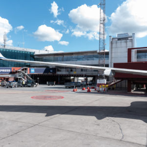 ストックホルムのアーランダ空港に到着<L>