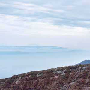 雲に浮かぶ山々＜L＞