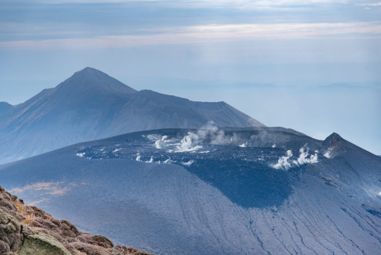 新燃岳の火口