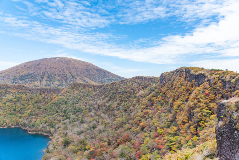 韓国岳の山頂へ続く道