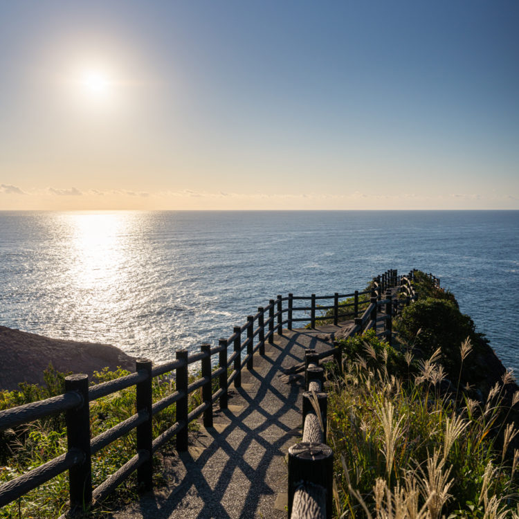 日向岬の先端へ