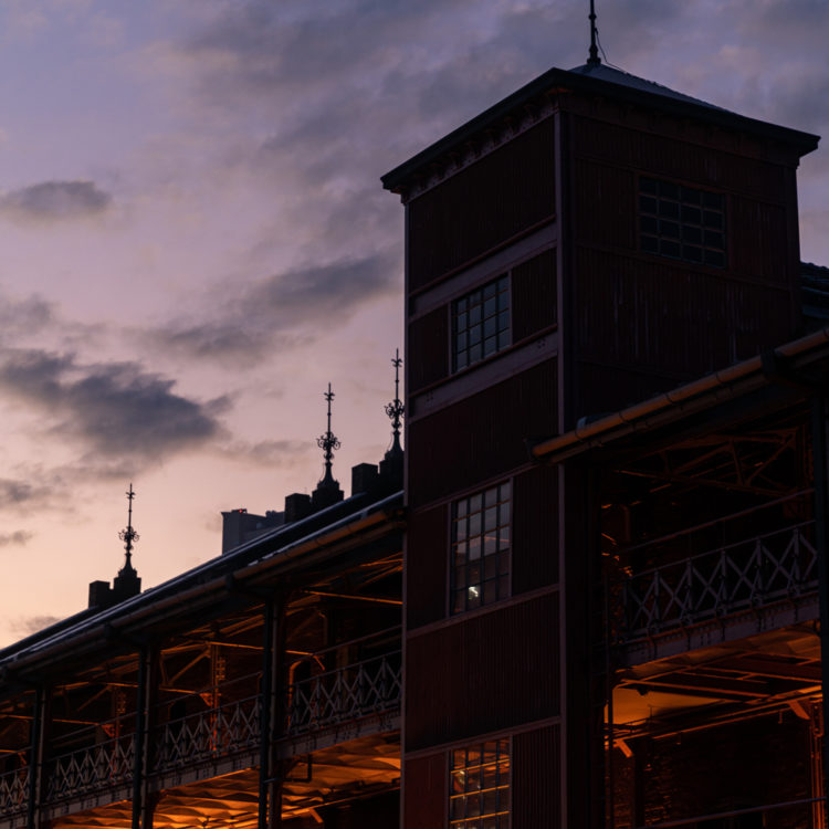 赤レンガ倉庫とマジックアワー