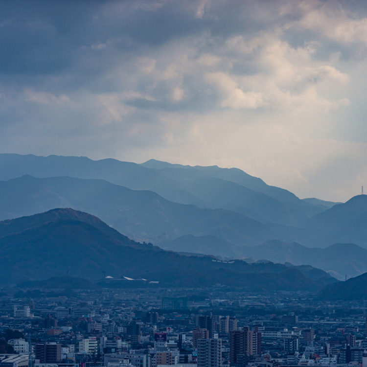 山の重なり / mountain range