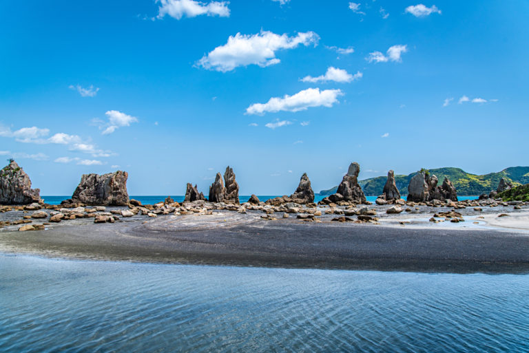 橋杭岩と海 / Hashigui Iwa and the sea