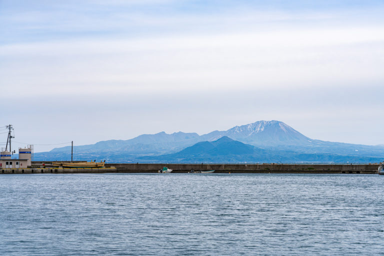 港から眺める大山 / Mountains seen from the port