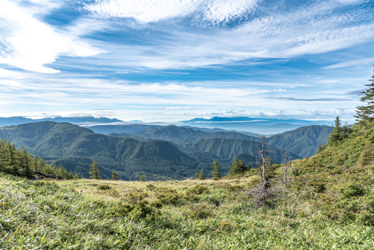 美ヶ原高原から眺める山々 / Mountains viewed from Utsukushigahara Plateau